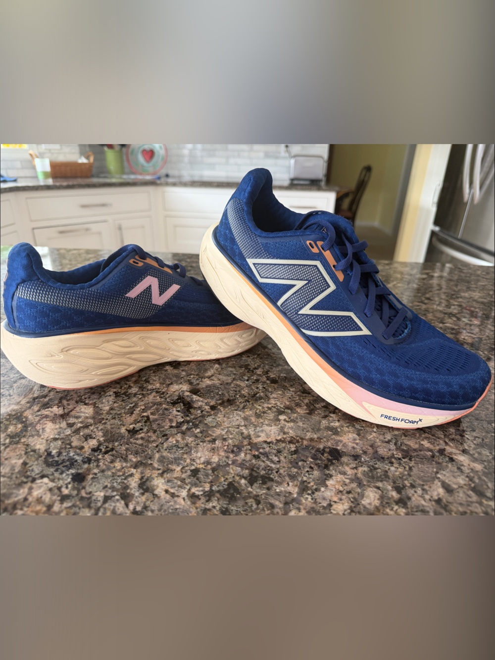 Womens GUC 8.5 new balance 1080v14